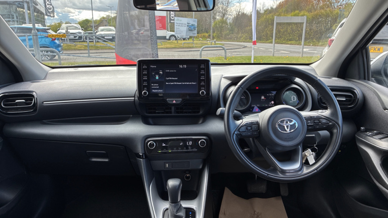 Toyota Yaris 1.5 Hybrid Design 5dr CVT Hybrid Hatchback